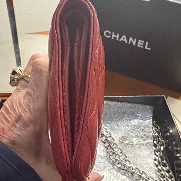 CHANEL Red Quilted Wallet - Picture 9 of 10